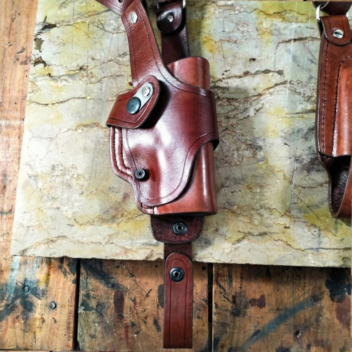 Beretta Leather Vertical Roto Shoulder Holster Rig with Double Magazine Pouch