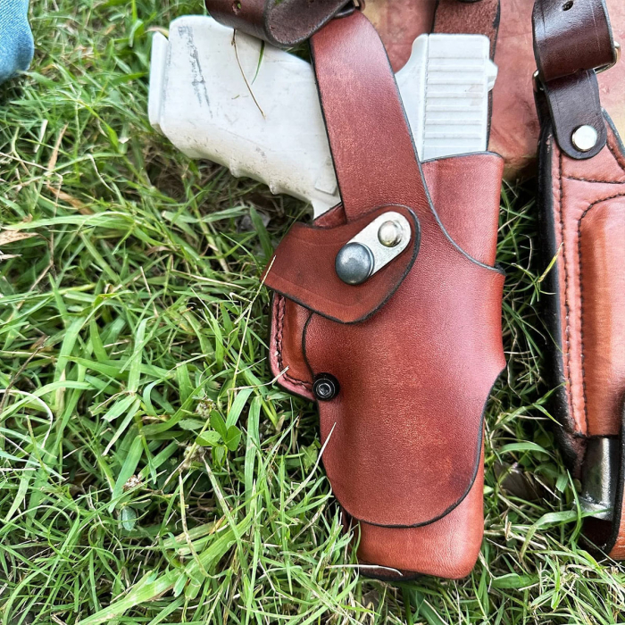 Brown Leather Vertical Shoulder Holster – Double Mag Pouch, Thumb-Break